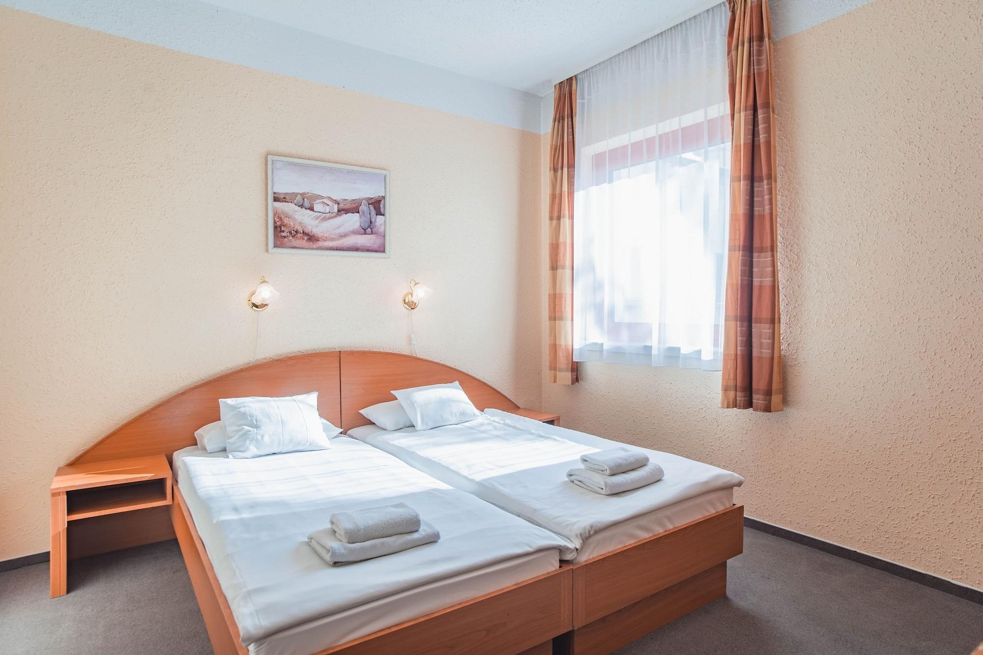 בודפשט Homoky Hotels Bestline Hotel מראה חיצוני תמונה